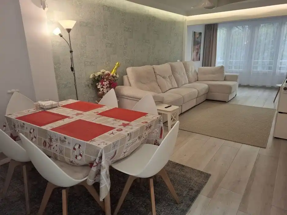 Sala de estar de Apartamento en venta en Marbella con Jardín privado, Amueblado y Alarma