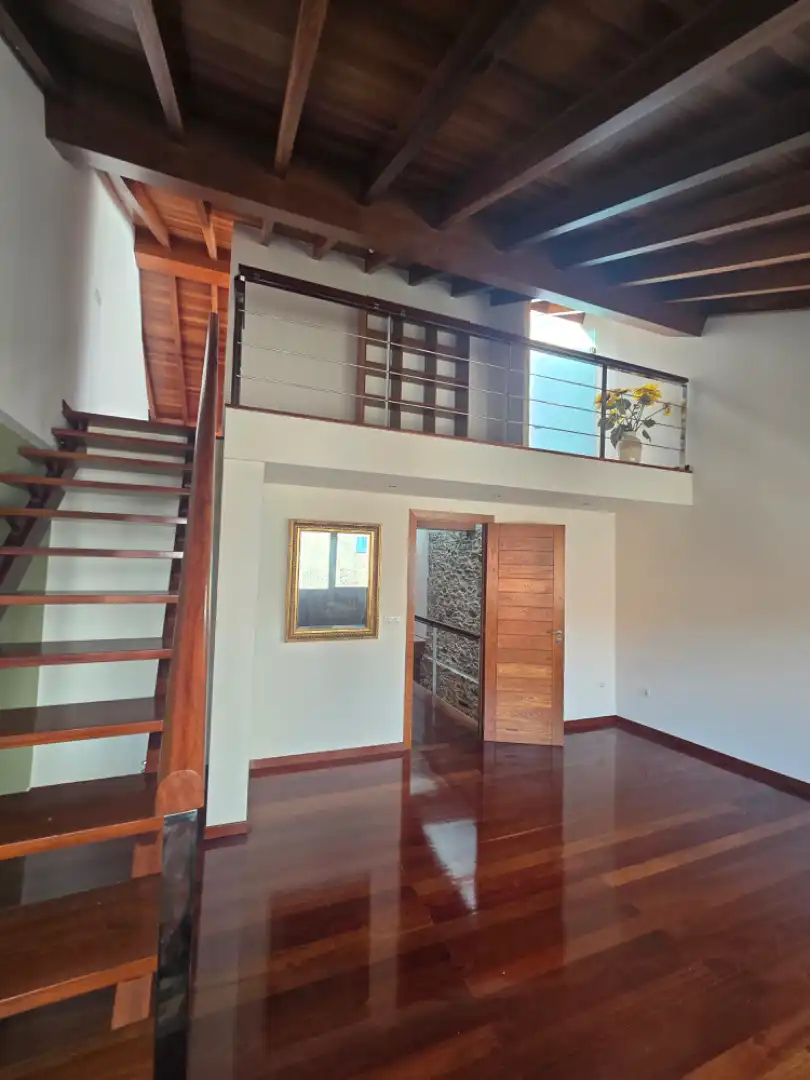 Casa adosada en venta en Viveiro con Calefacción, Parquet y Horno