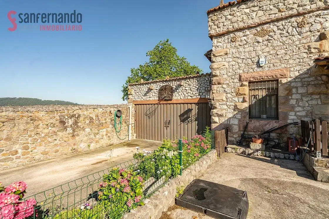 Garten von Haus oder Chalet zum Verkauf in Torrelavega  mit Heizung, Privatgarten und Terrasse