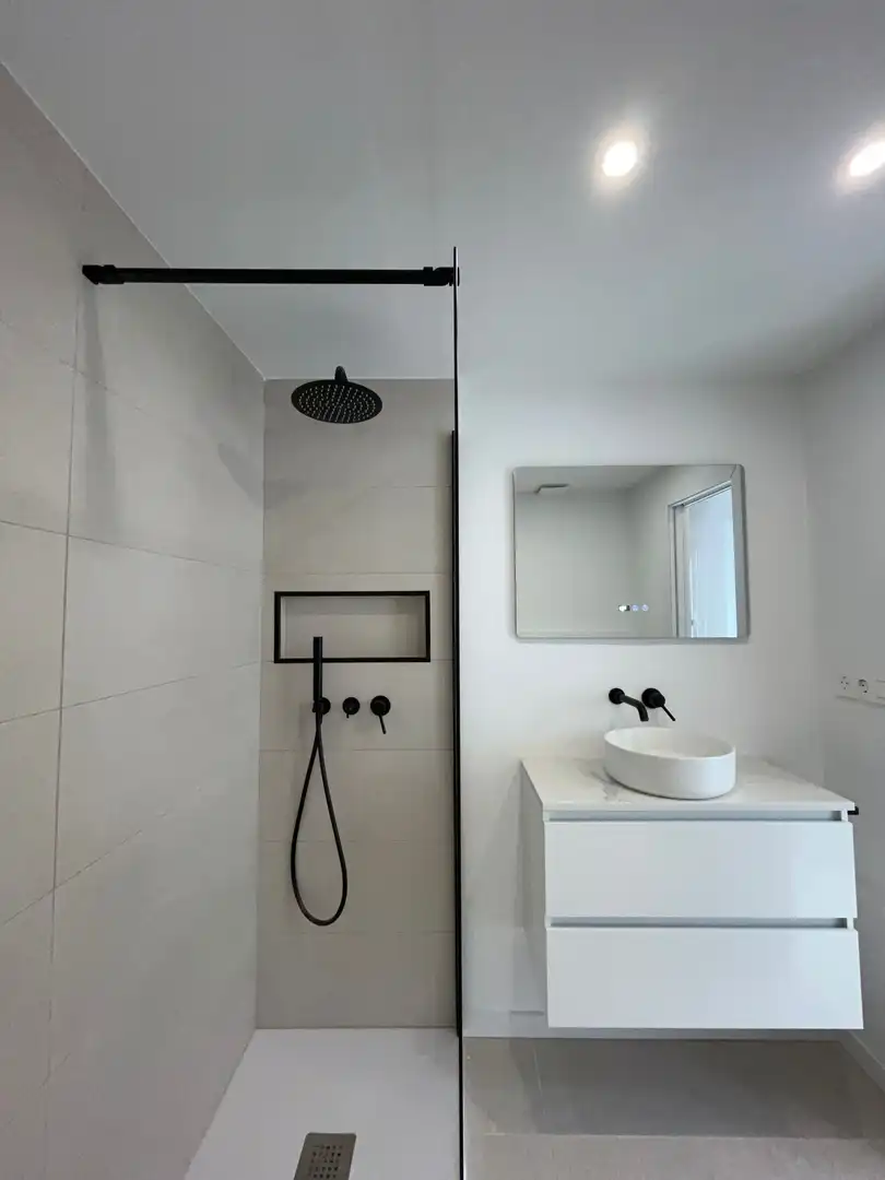 Bathroom of Flat for sale in Sitges  with Air Conditioner and Terrace