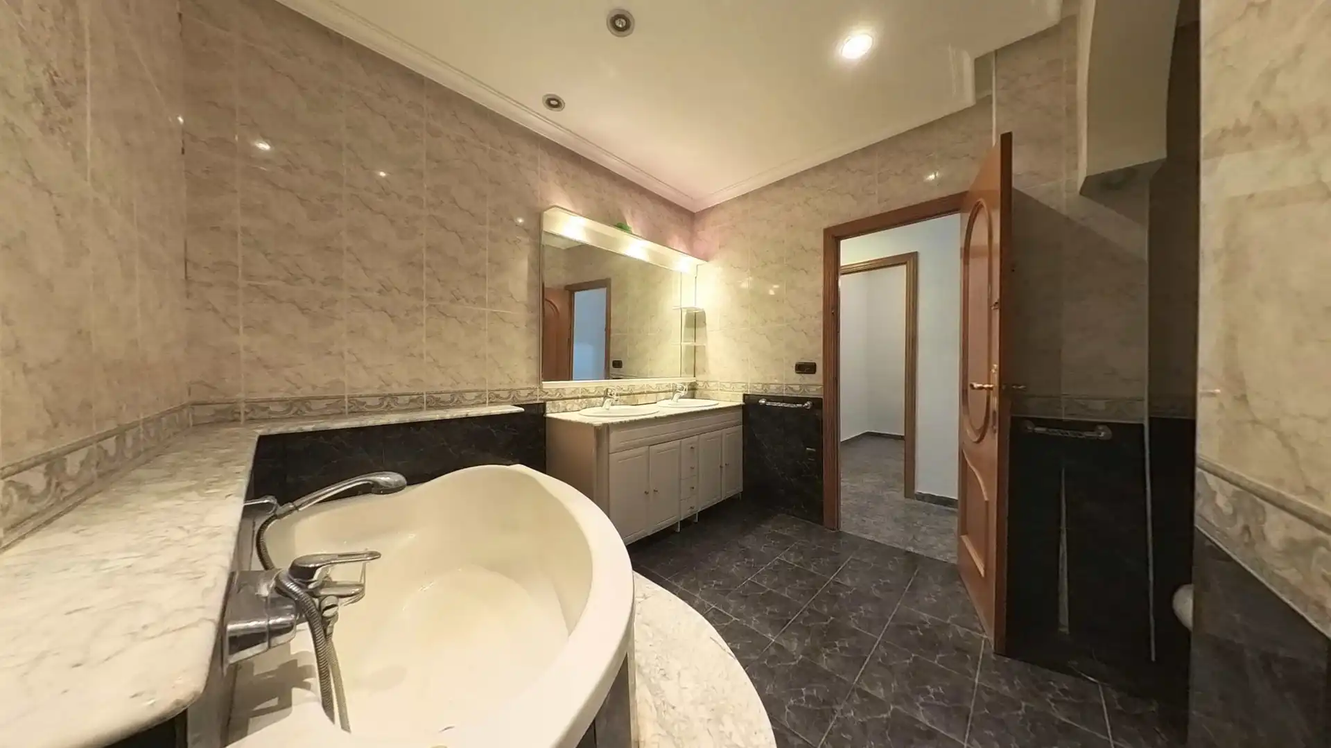 Bany de Apartament en venda en Orihuela amb Balcó