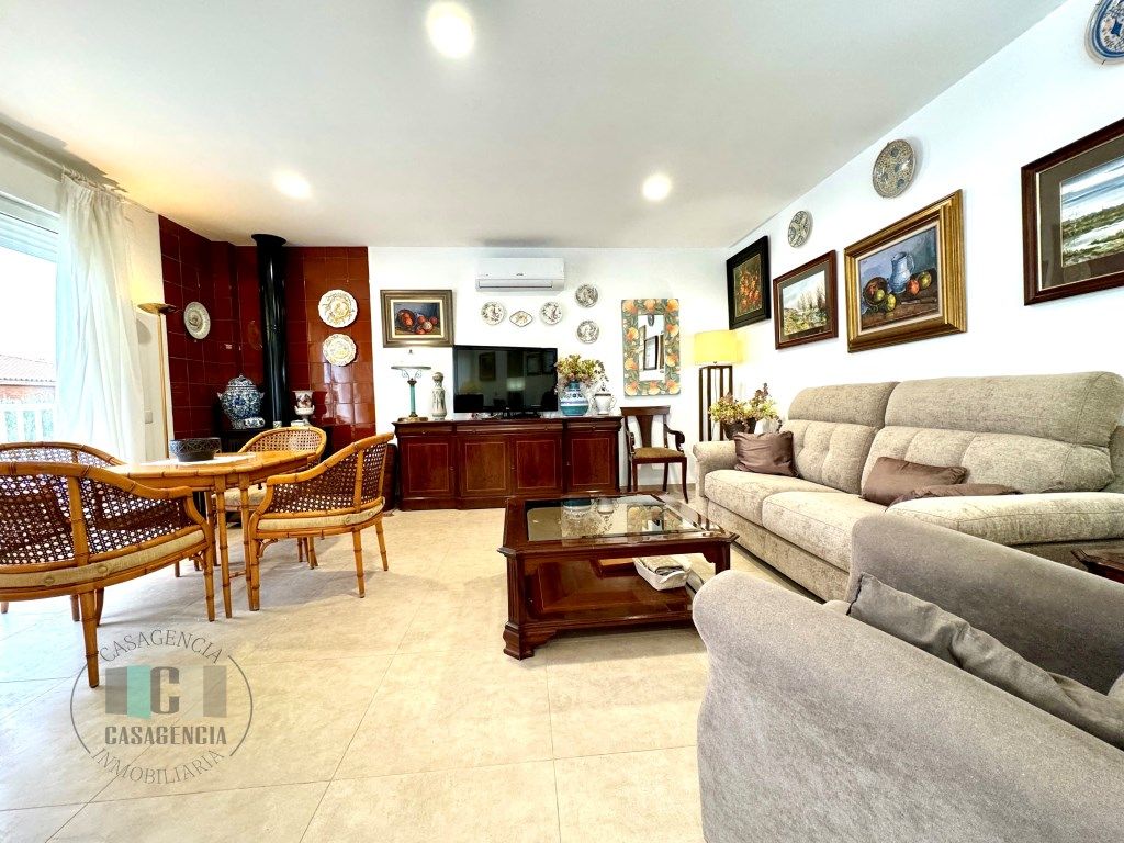 Sala de estar de Casa o chalet en venta en Almazora / Almassora con Aire acondicionado, Terraza y Piscina