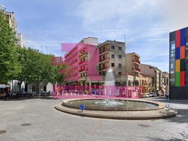 Pis amb balcó en venda a San Bernardo - Carmelitas - Campus