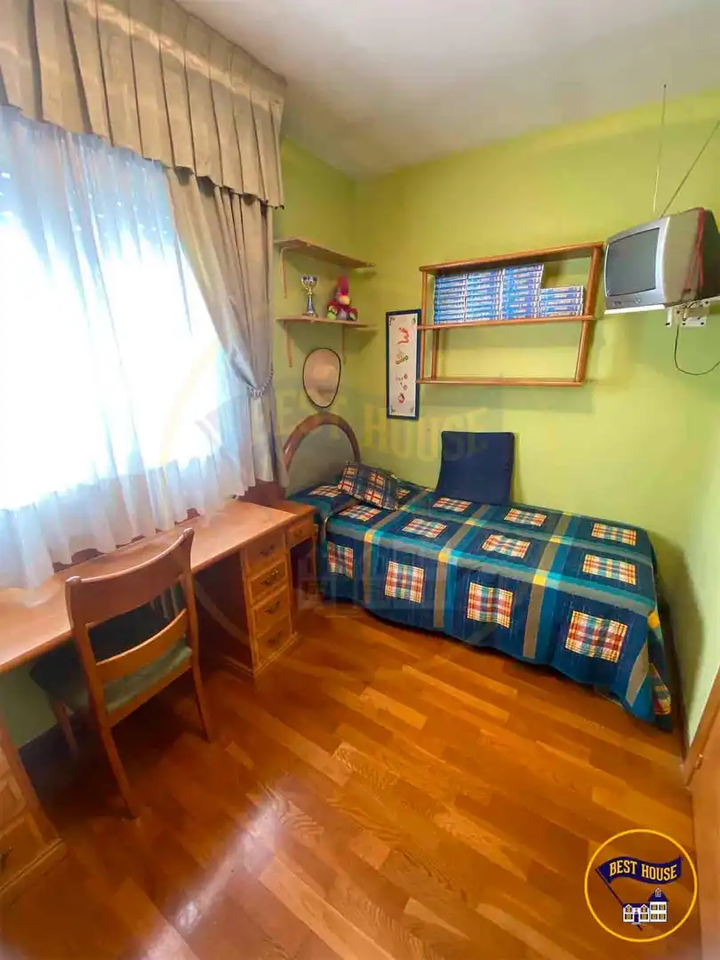 Bedroom of Flat for sale in Cuenca  with Air Conditioner, Heating and Parquet flooring