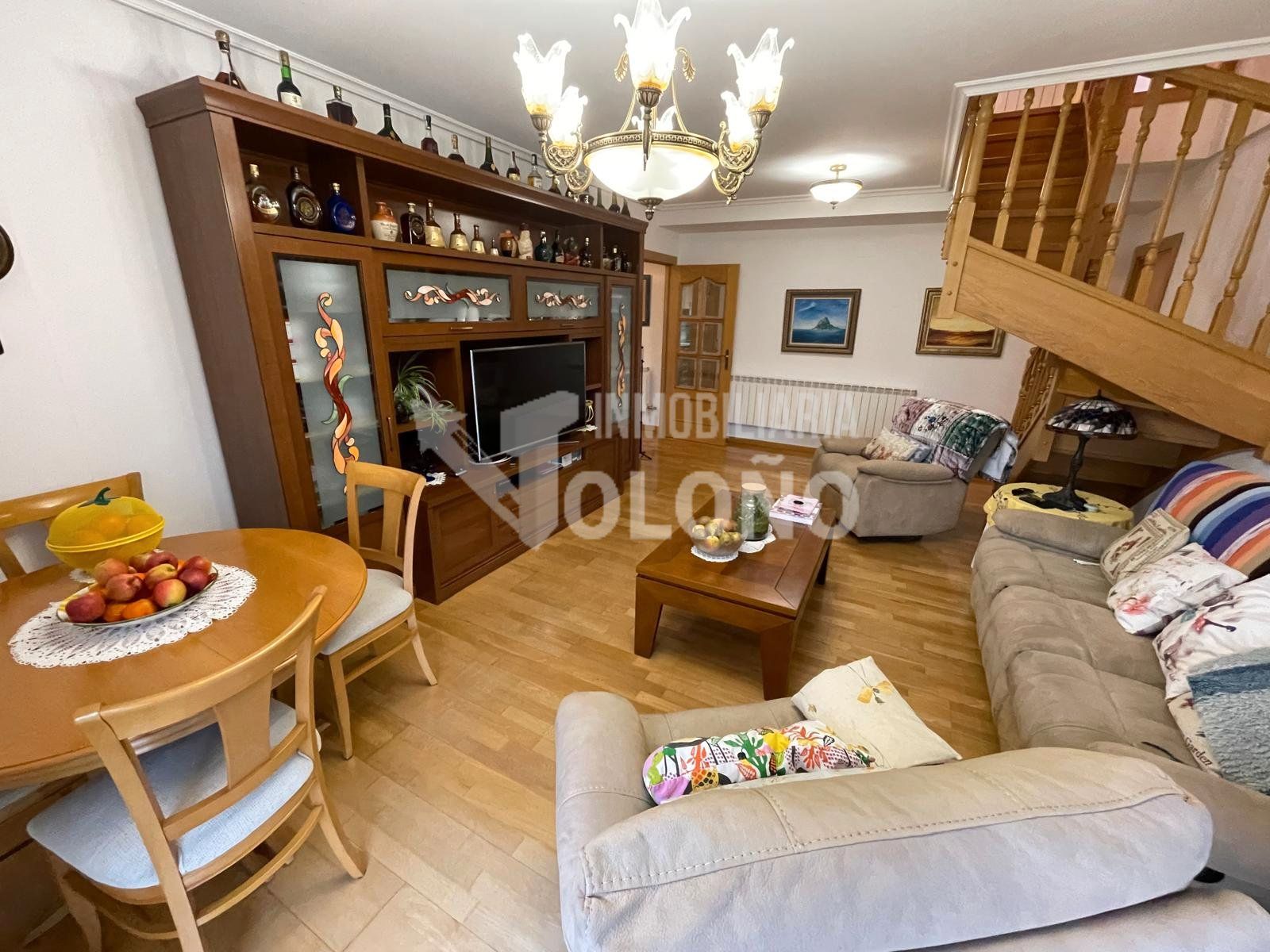 Wohnzimmer von Maisonette zum verkauf in Haro mit Klimaanlage, Heizung und Parkett