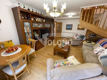 Duplex con balcone in vendita a Calle Cenicero 16