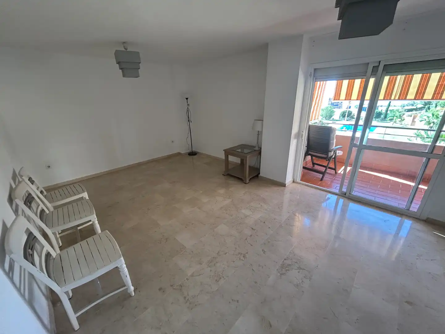Sala de estar de Piso en venta en Málaga con Terraza, Balcón y Piscina comunitaria