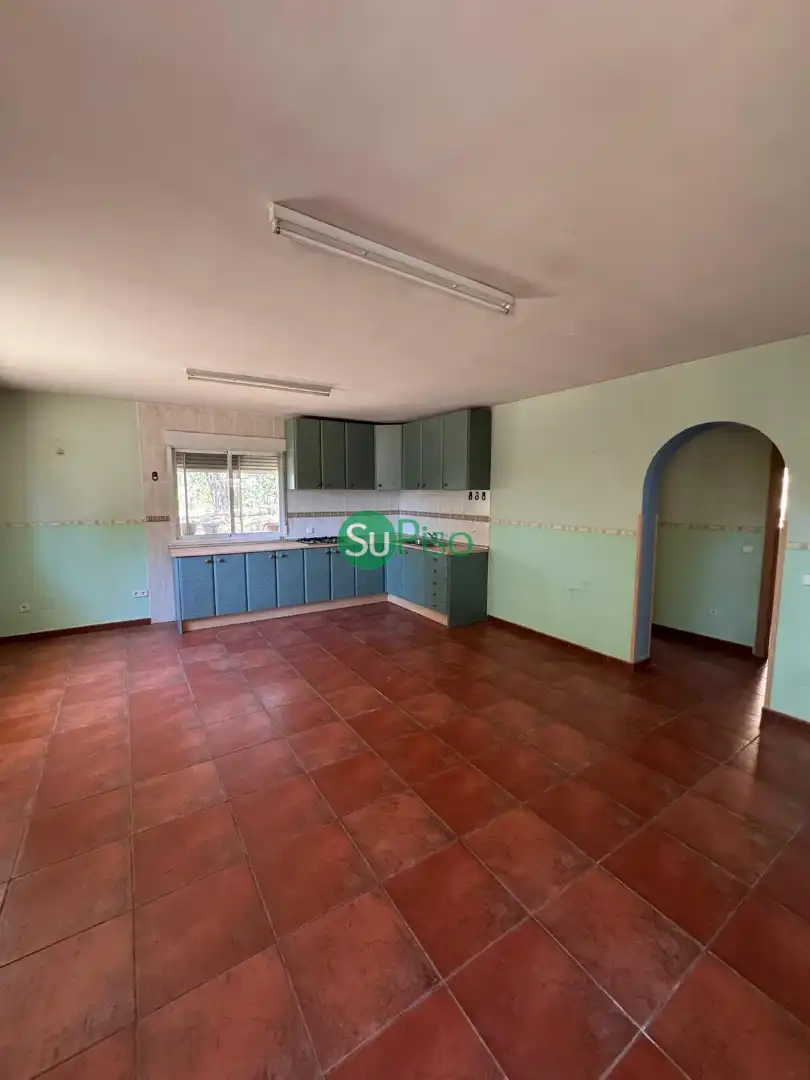 Cuina de Casa o xalet en venda en San Martín de Valdeiglesias amb Jardí privat