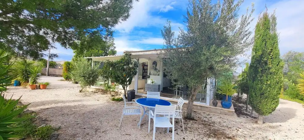 House for sale in N/A