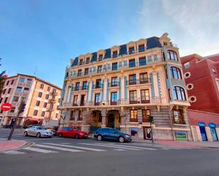 Vista exterior de Local en venda en Getxo  amb Moblat i Alarma