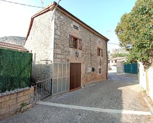 Außenansicht von Haus oder Chalet zum verkauf in Valle de Sedano mit Heizung