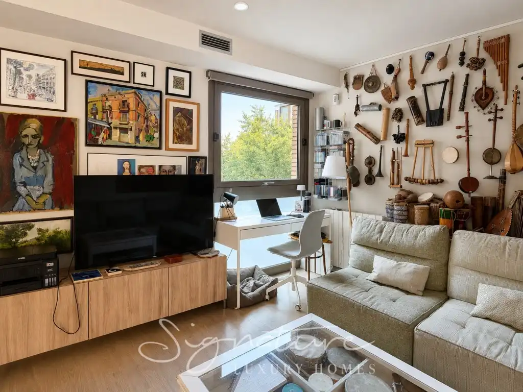 Sala d'estar de Pis en venda en Sant Cugat del Vallès amb Aire condicionat, Terrassa i Piscina
