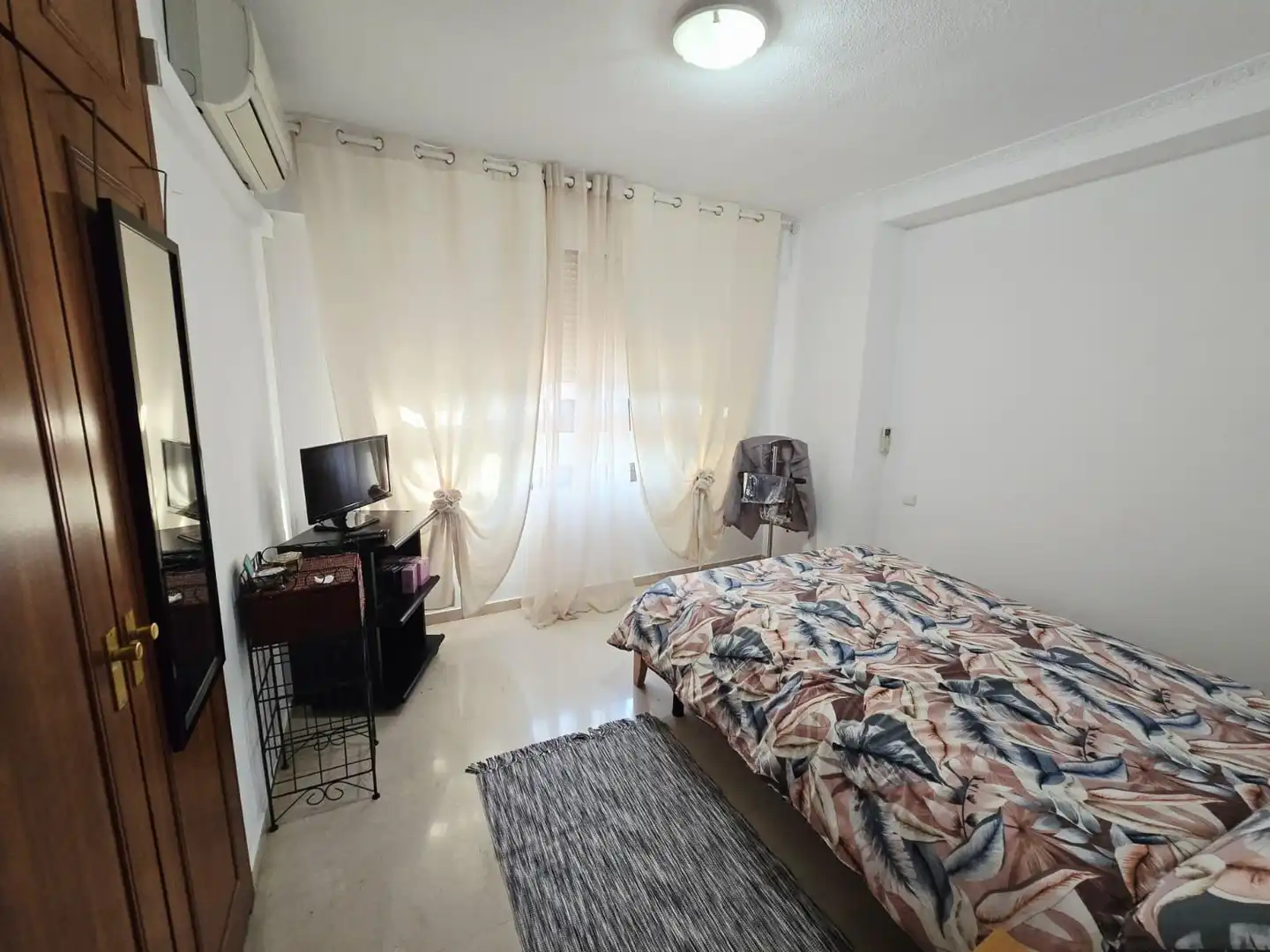 Bedroom of Flat for rent in Benidorm  with Air Conditioner, Private garden and Terrace