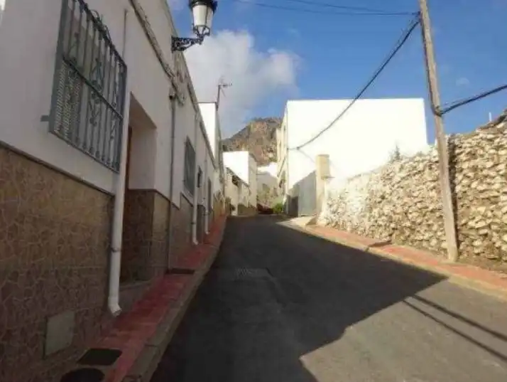 Adossat en venda a Lucainena de las Torres