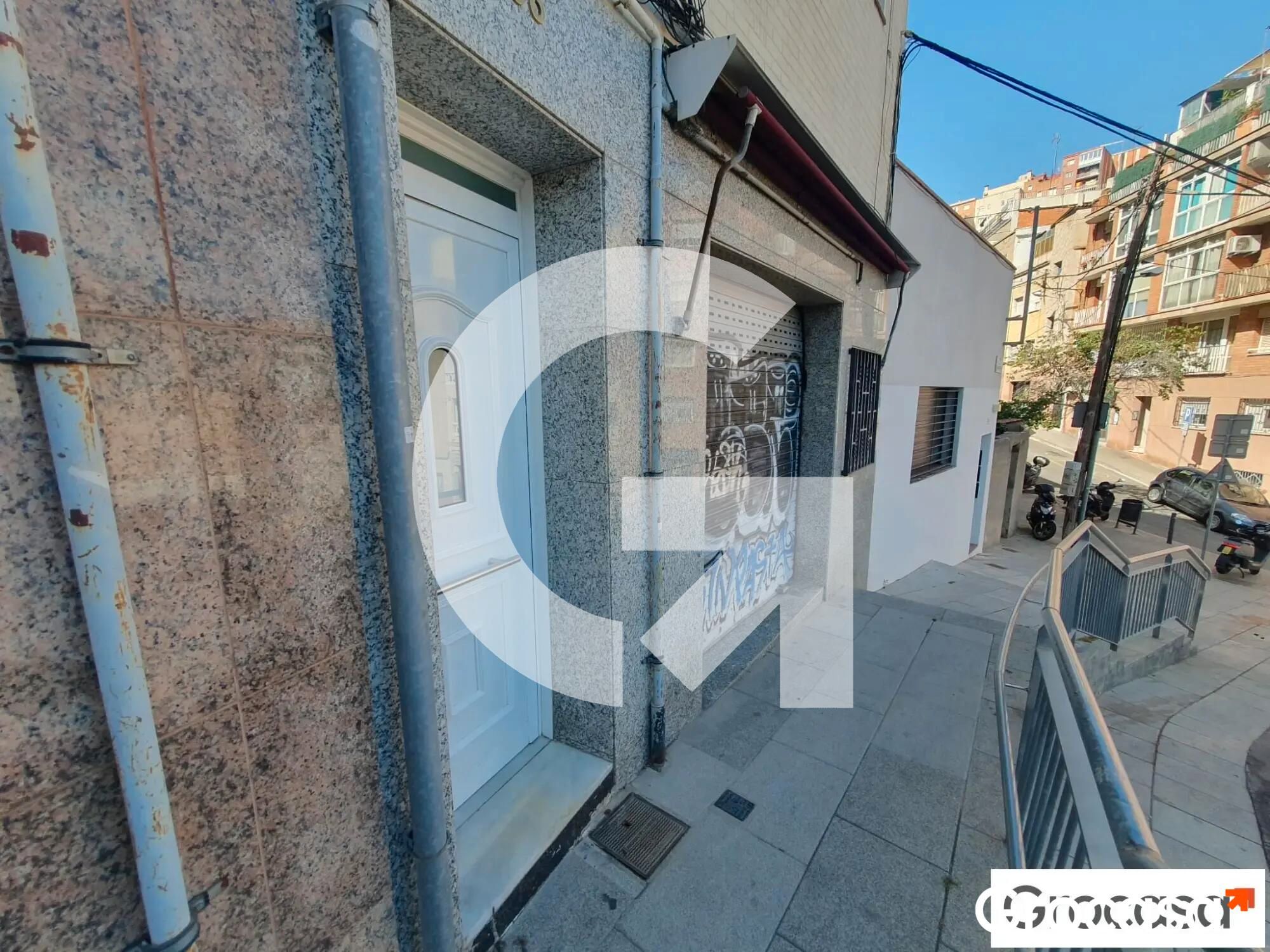 Vista exterior de Edificio en venta en  Barcelona Capital