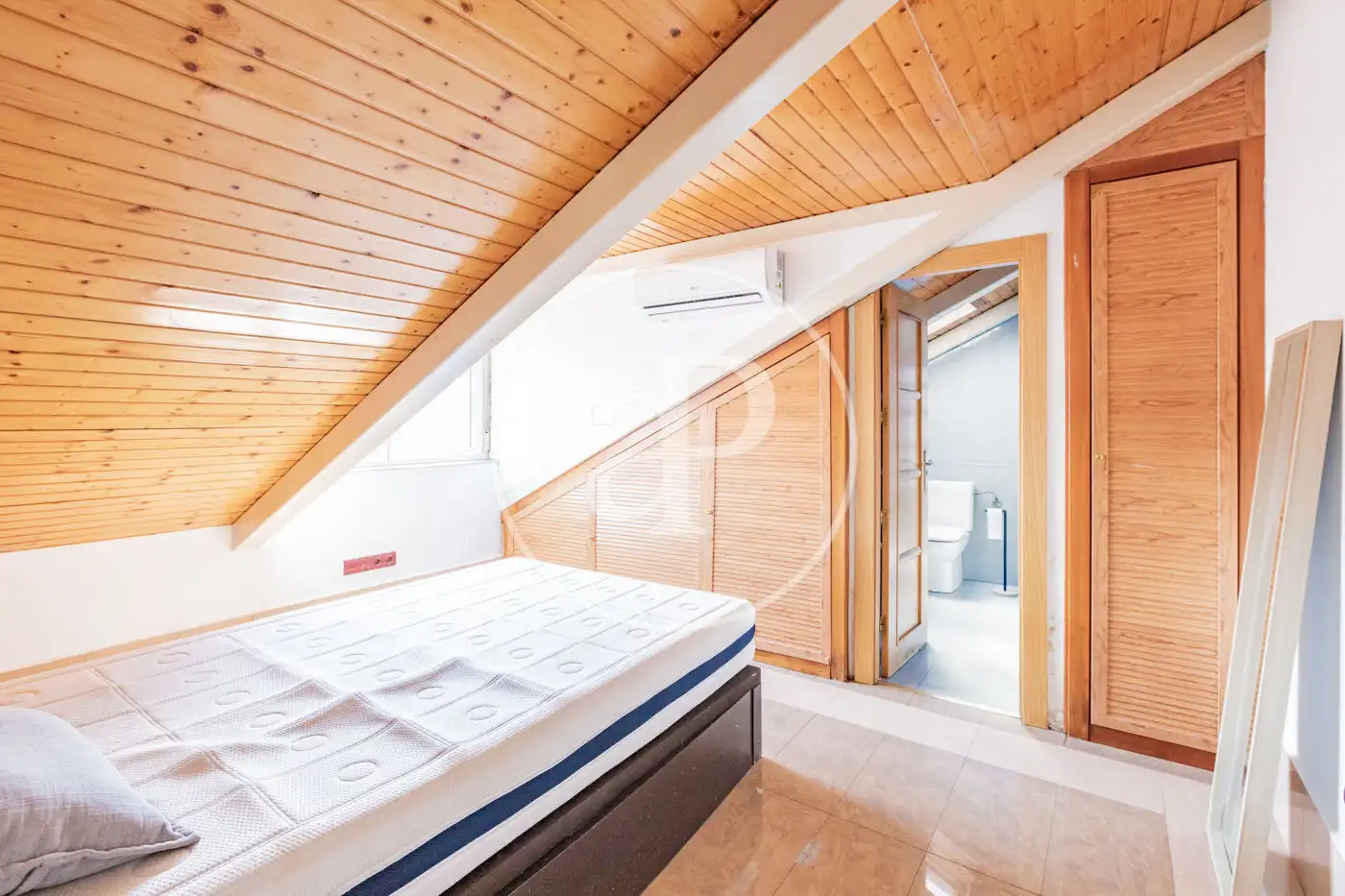 Schlafzimmer von Wohnung zum Verkauf in Madrid mit Klimaanlage, Heizung und Möbliert