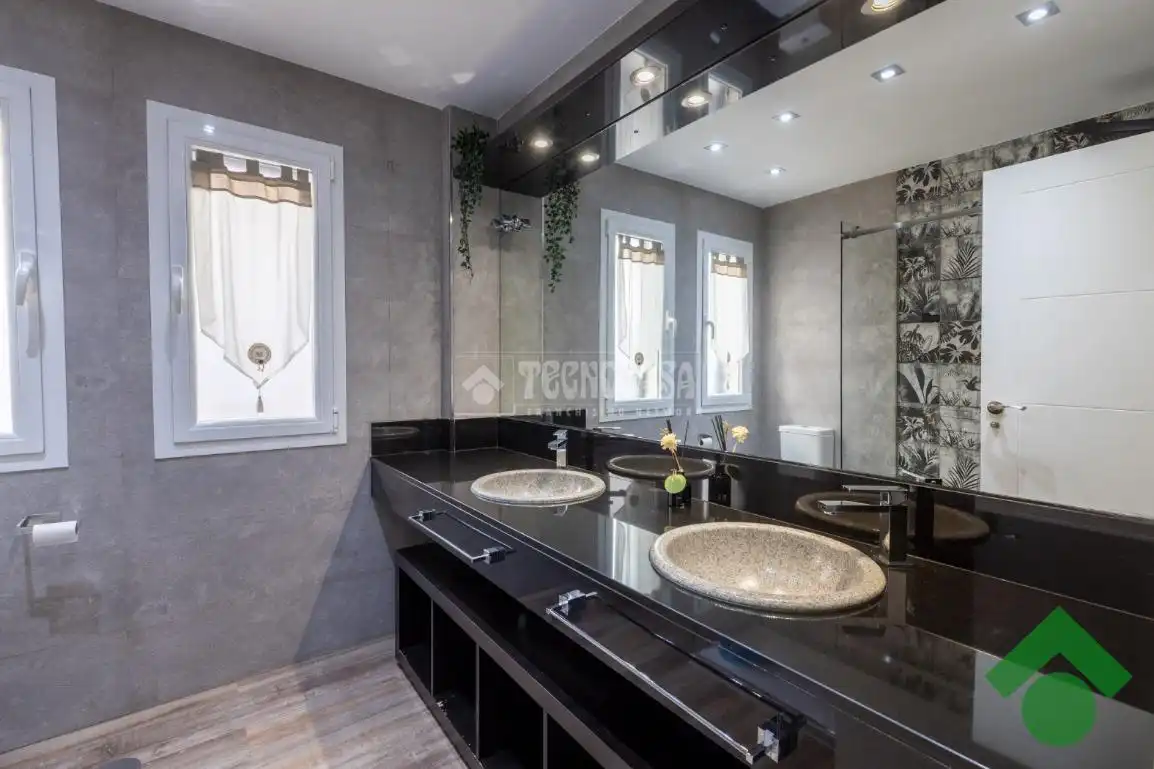 Baño de Casa o chalet en venta en Ogíjares con Aire acondicionado y Calefacción