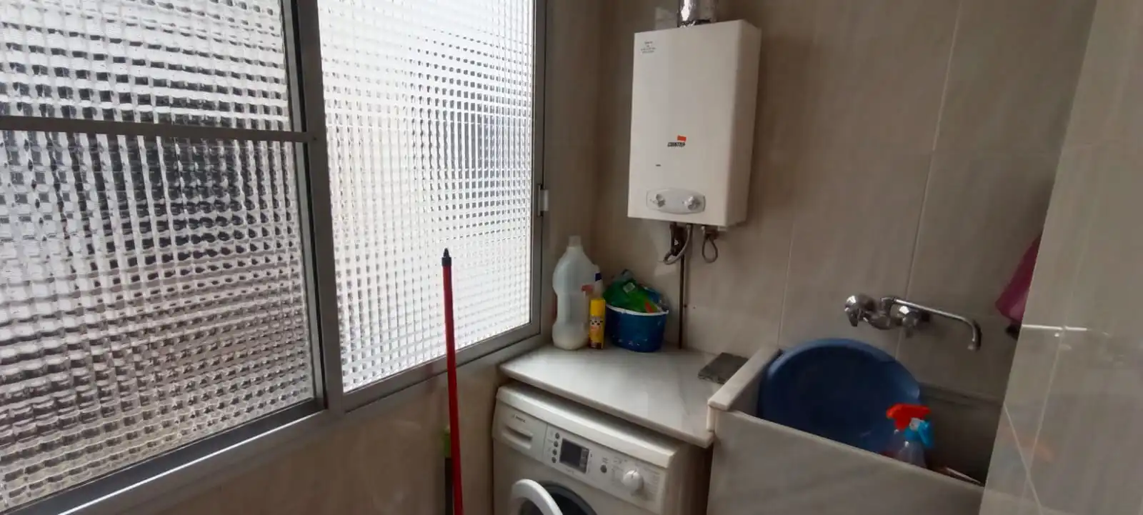 Bany de Pis en venda en Tavernes Blanques amb Balcó