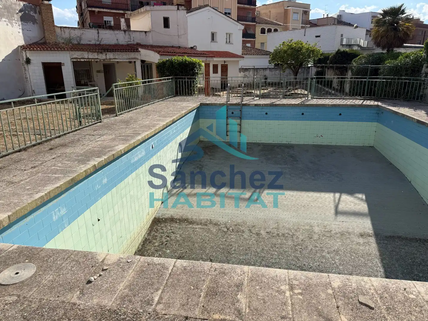 Piscina de Casa o chalet en venta en Chelva con Aire acondicionado, Jardín privado y Terraza