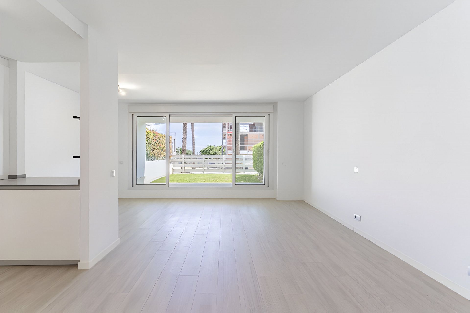 Living room of Planta baja for sale in Estepona  with Air Conditioner, Terrace and Swimming Pool