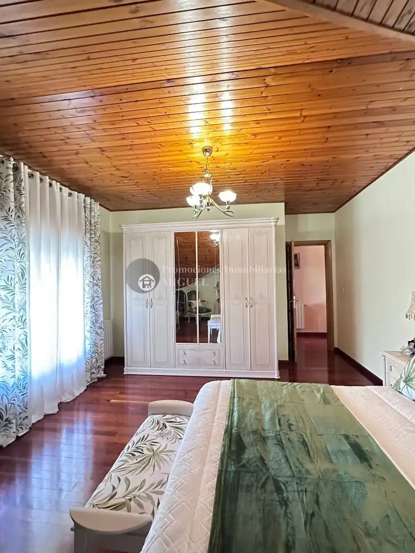 Sala d'estar de Casa o xalet en venda en Verín amb Calefacció, Jardí privat i Terrassa