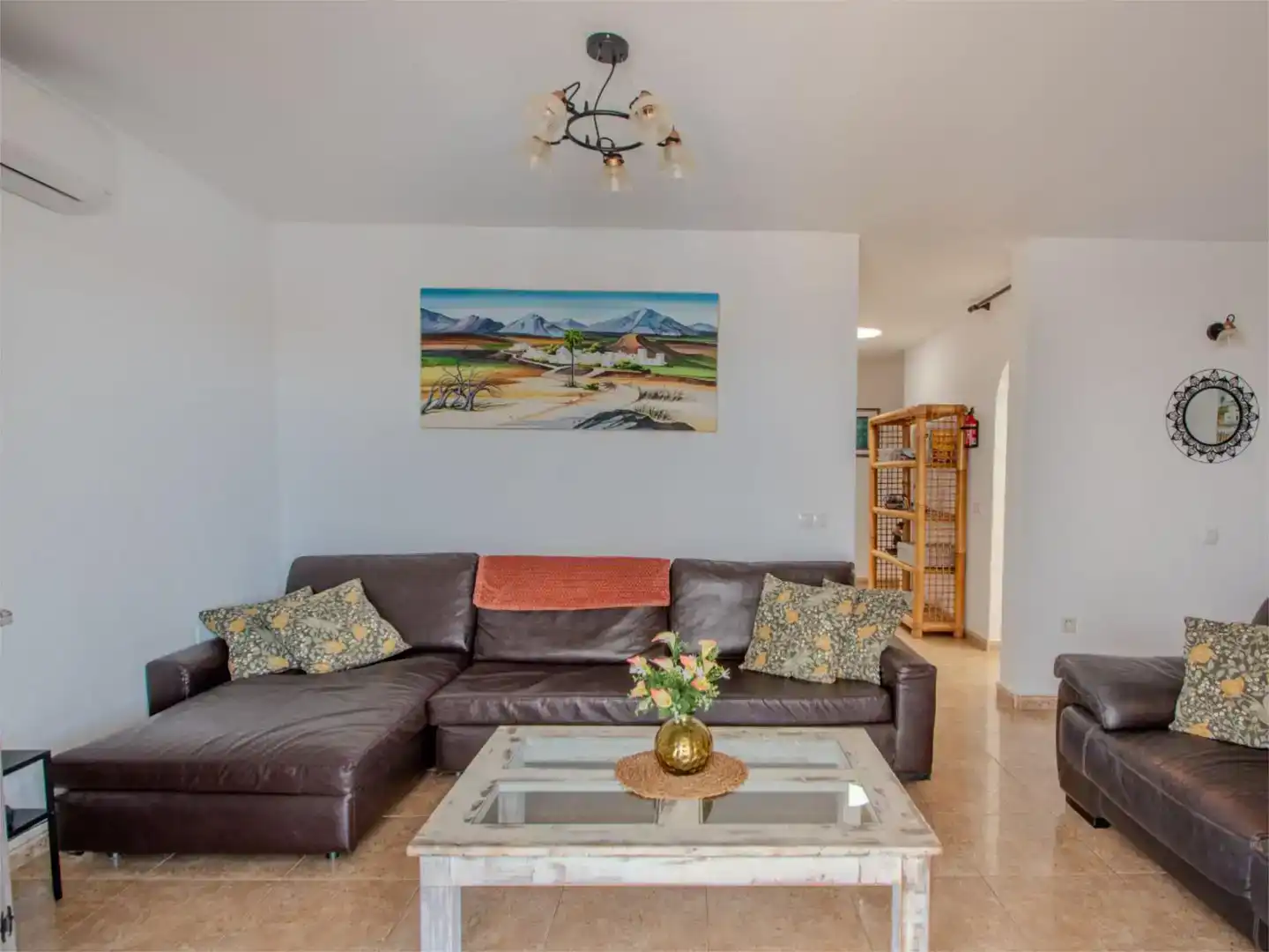 Sala d'estar de Casa o xalet en venda en Yaiza amb Aire condicionat, Jardí privat i Traster