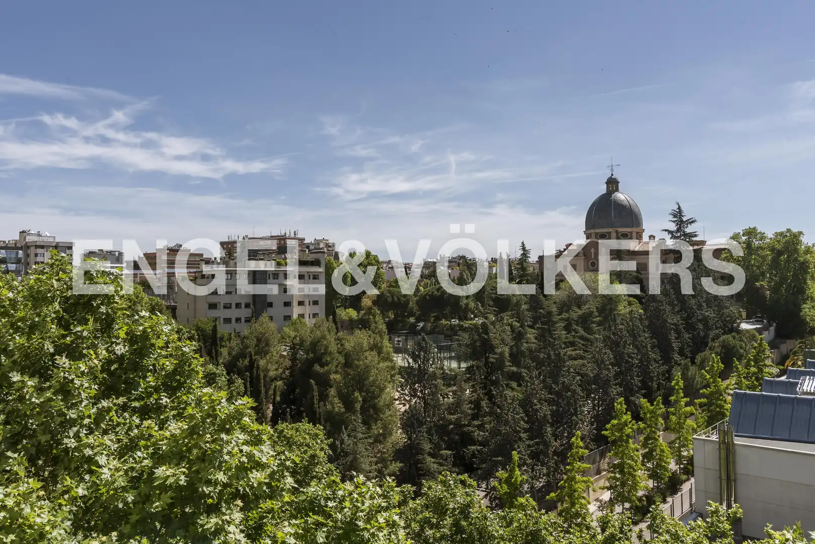 Vista exterior de Piso en venta en Madrid con Aire acondicionado, Calefacción y Jardín privado