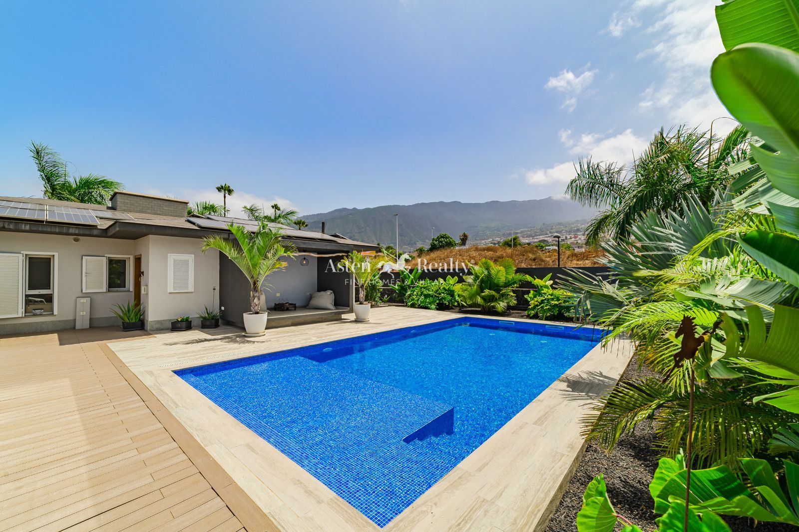 Swimming pool of House or chalet for sale in La Orotava  with Air Conditioner, Heating and Terrace