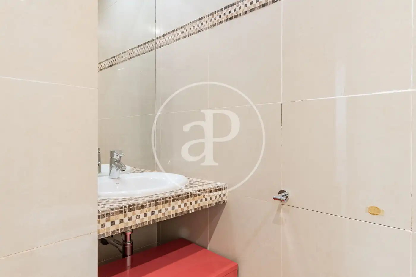 Badezimmer von Wohnung zum Verkauf in Madrid mit Klimaanlage, Heizung und Terrasse