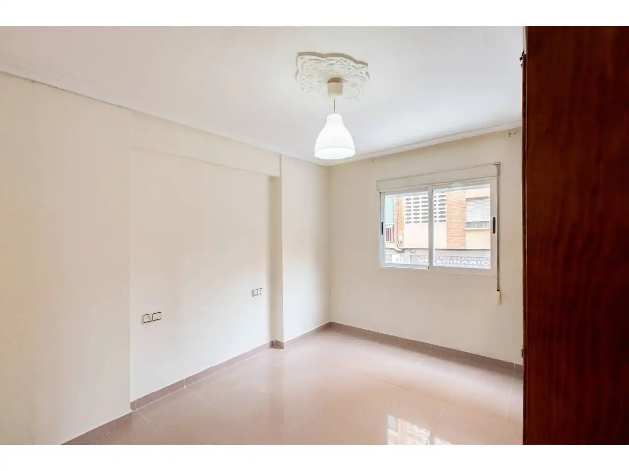 Bedroom of Flat for sale in Valencia  with Air Conditioner and Balcony