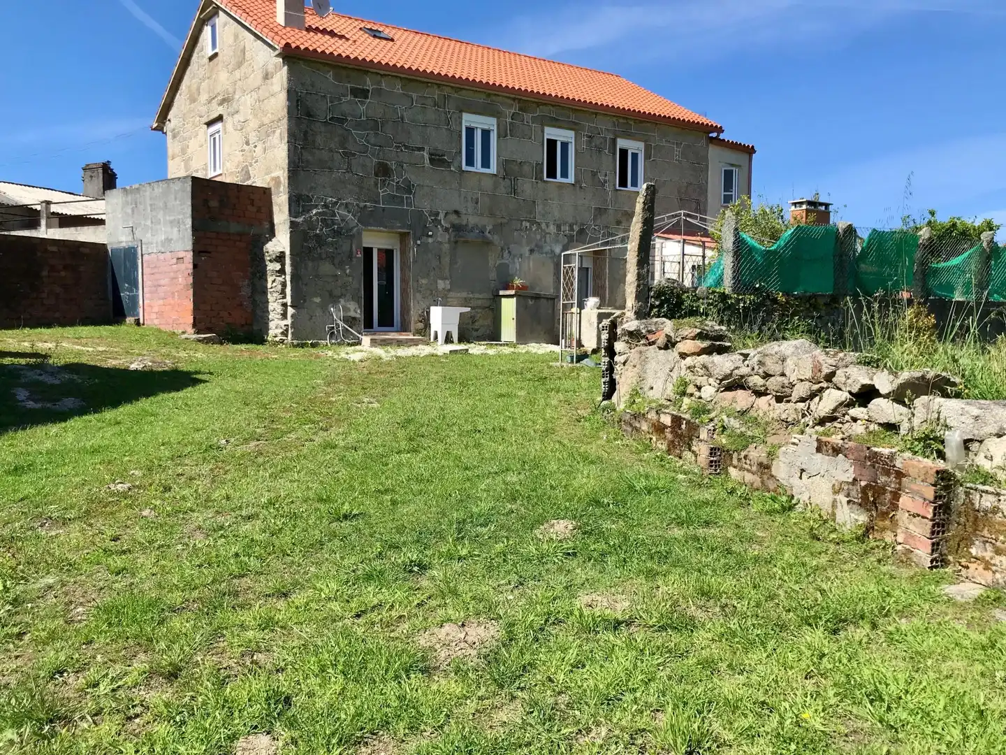 Vista exterior de Casa o xalet en venda en Porto do Son amb Calefacció, Terrassa i Balcó