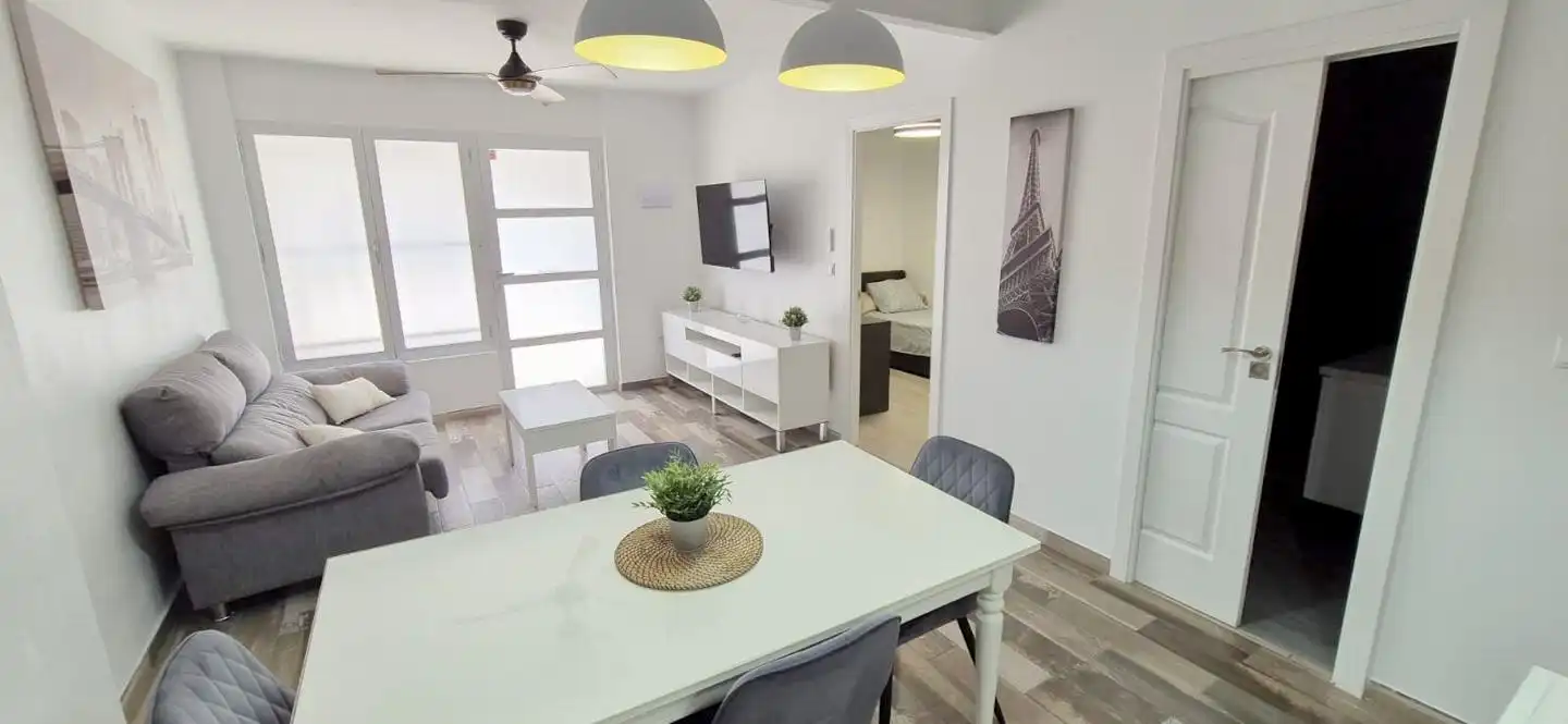 Dining room of Ground floor for share in Elche / Elx  with Air Conditioner and Furnished