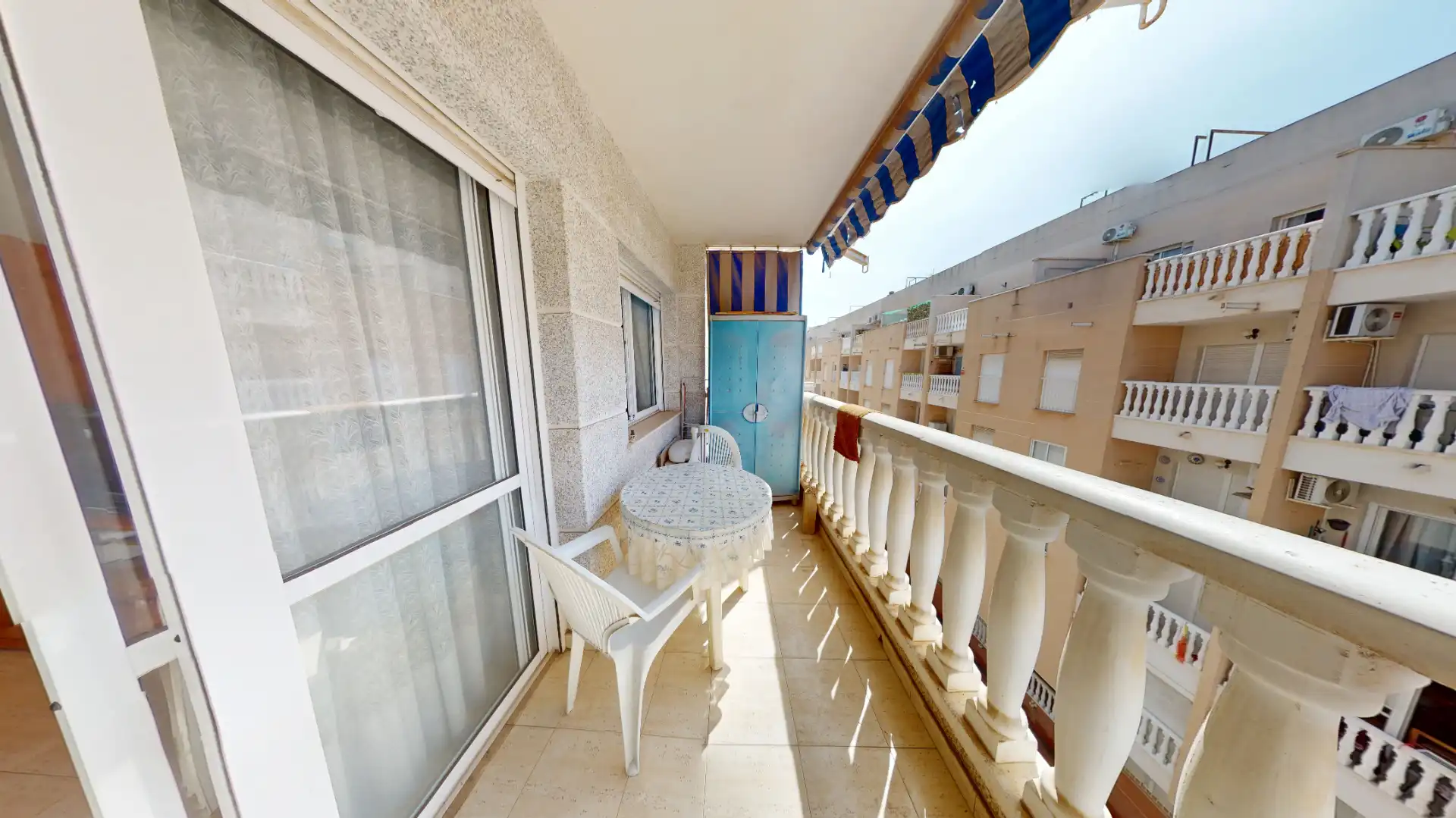 Terrasse von Wohnung zum Verkauf in Torrevieja mit Klimaanlage, Heizung und Möbliert