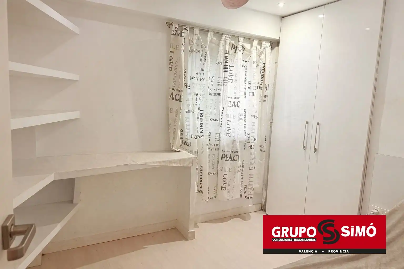 Habitación de Piso en venta en Valencia con Aire acondicionado, Amueblado y Horno