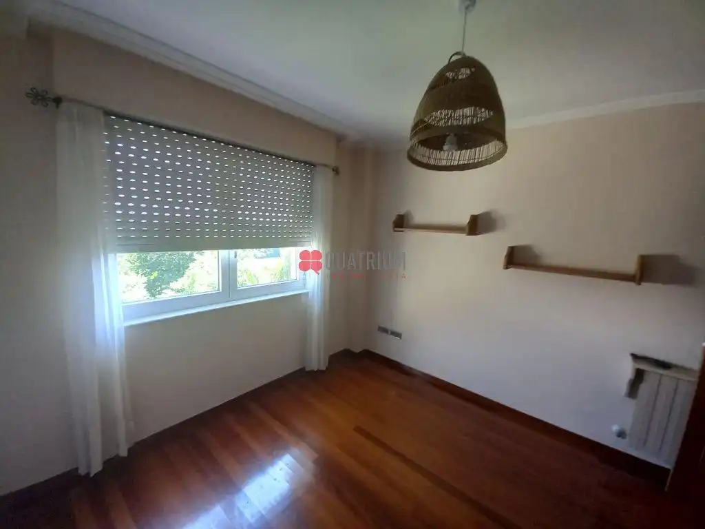 Habitación de Casa o chalet de alquiler en Santiago de Compostela  con Calefacción, Jardín privado y Trastero