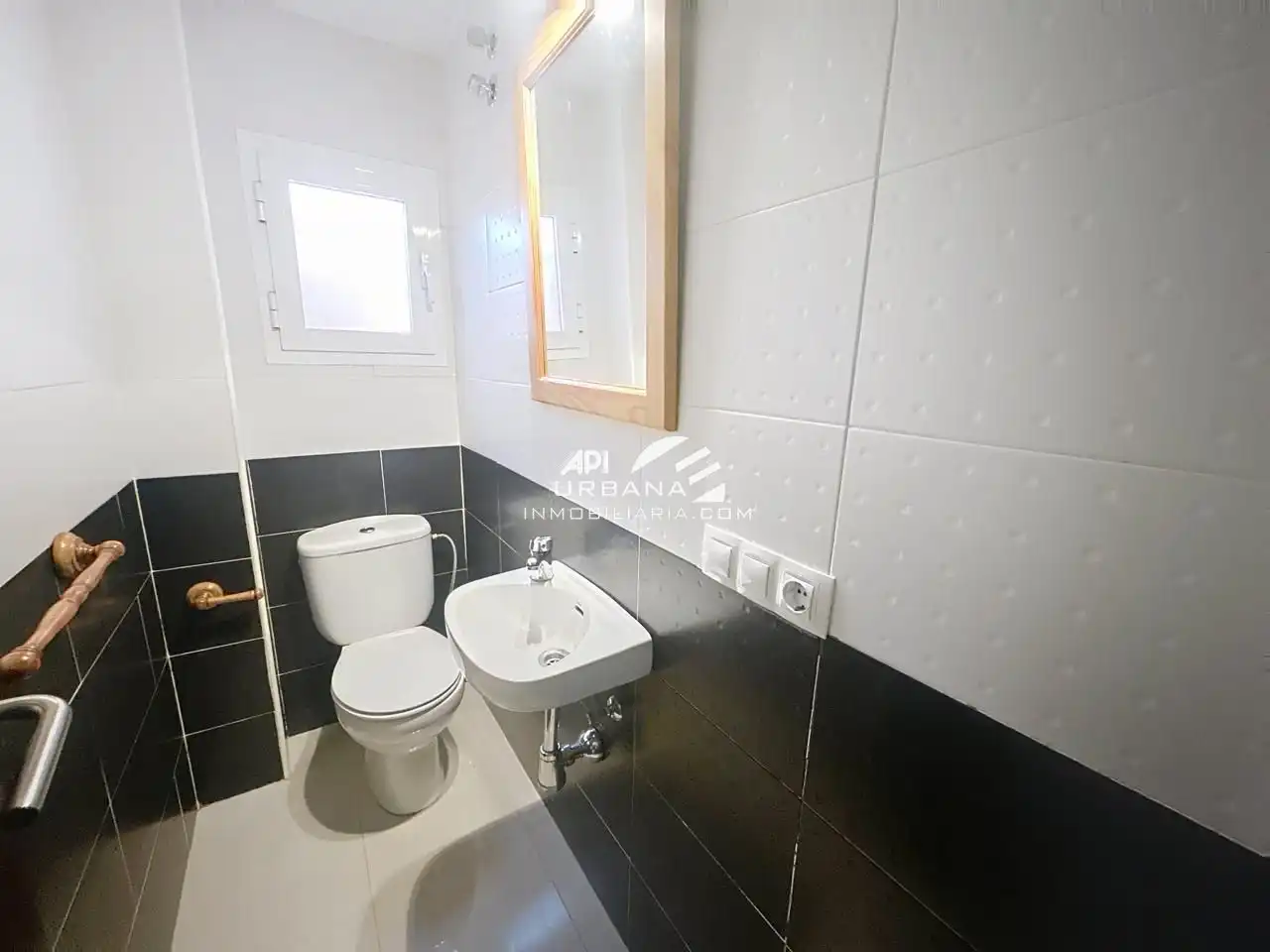 Bathroom of Duplexes for sale in Lucena  with Air Conditioner, Heating and Storage room