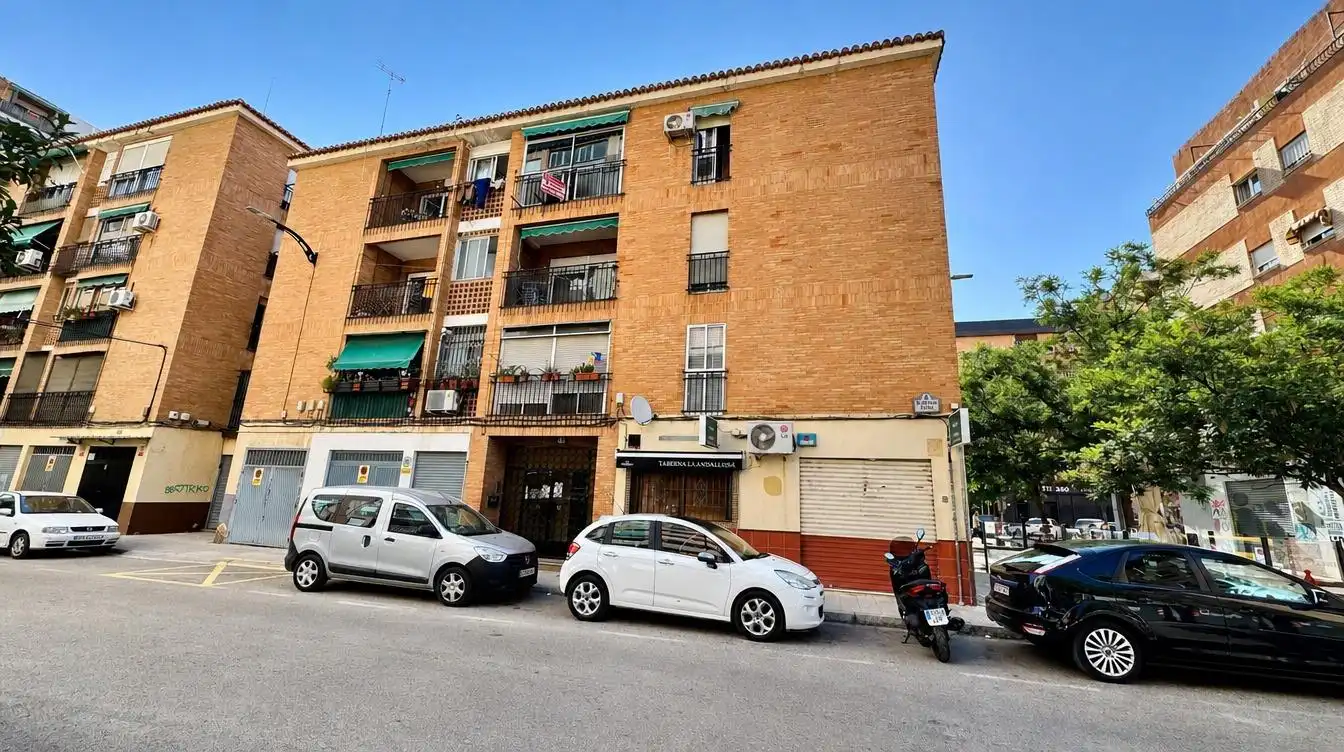 Exterior view of Flat for sale in Granada  with Heating, Furnished and Balcony