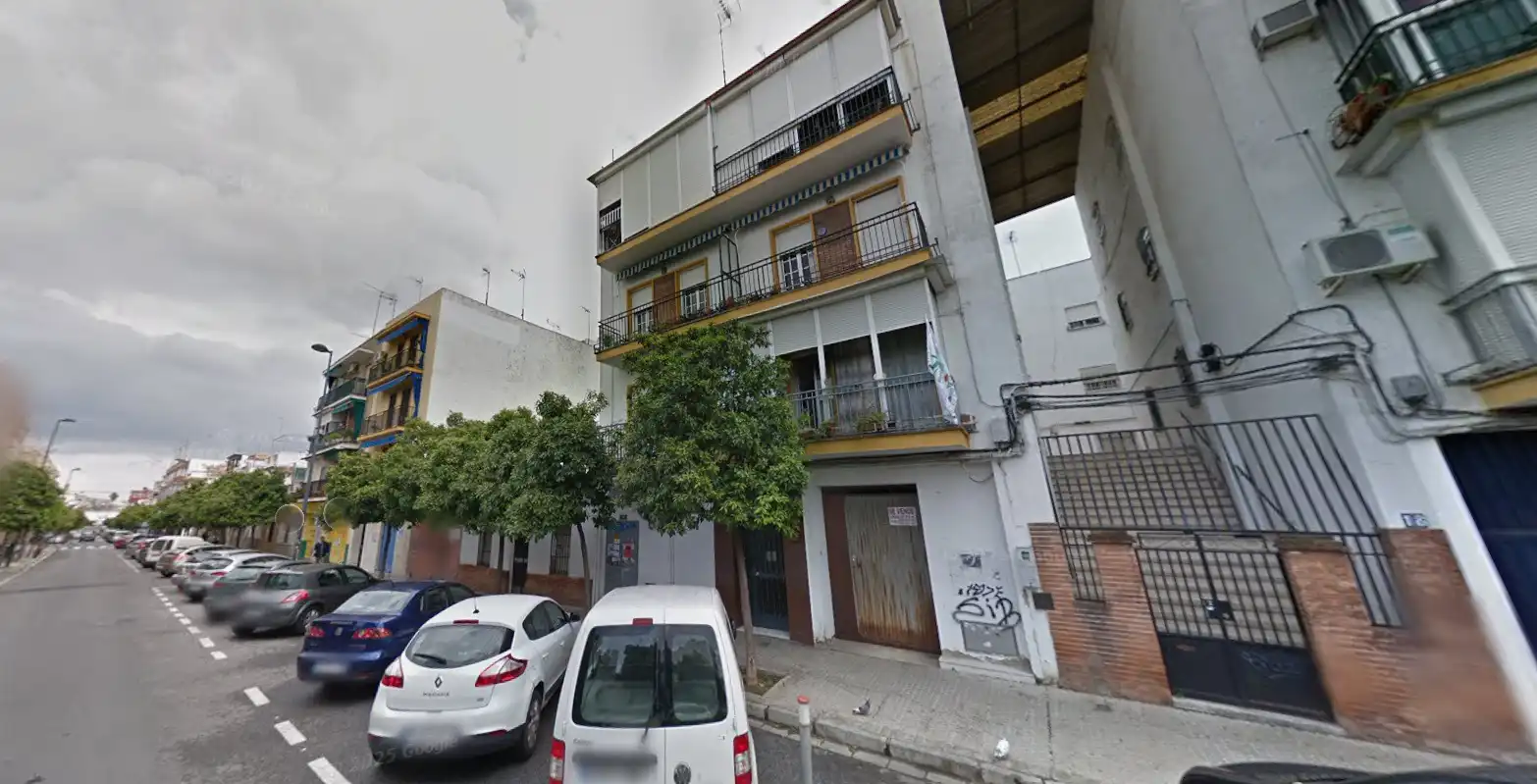 Vista exterior de Piso en venta en Sevilla