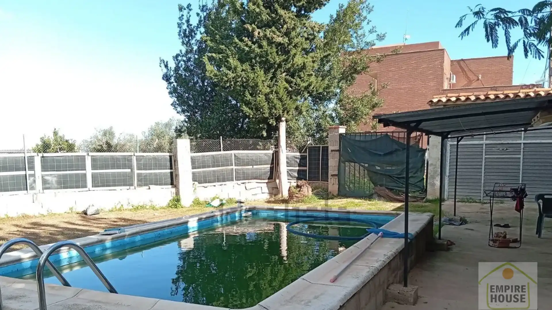 Swimming pool of Duplex for sale in Chiva