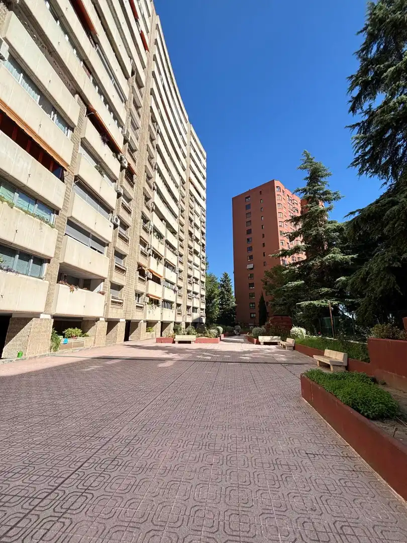 Exterior view of Flat for rent in Madrid  with Air Conditioner, Heating and Private garden