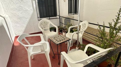 En venta, acogedora casa situada en la parte baja del casco antiguo de Salobreña, una ubicación ideal que combina encanto y comodi