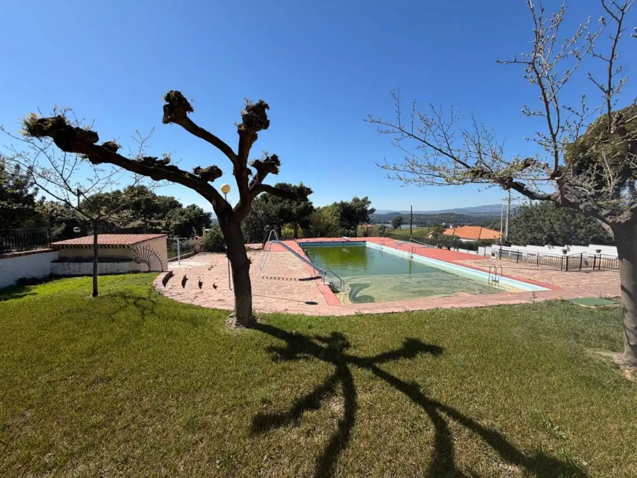 Piscina de Casa adosada en venda en Borriol amb Aire condicionat, Calefacció i Jardí privat