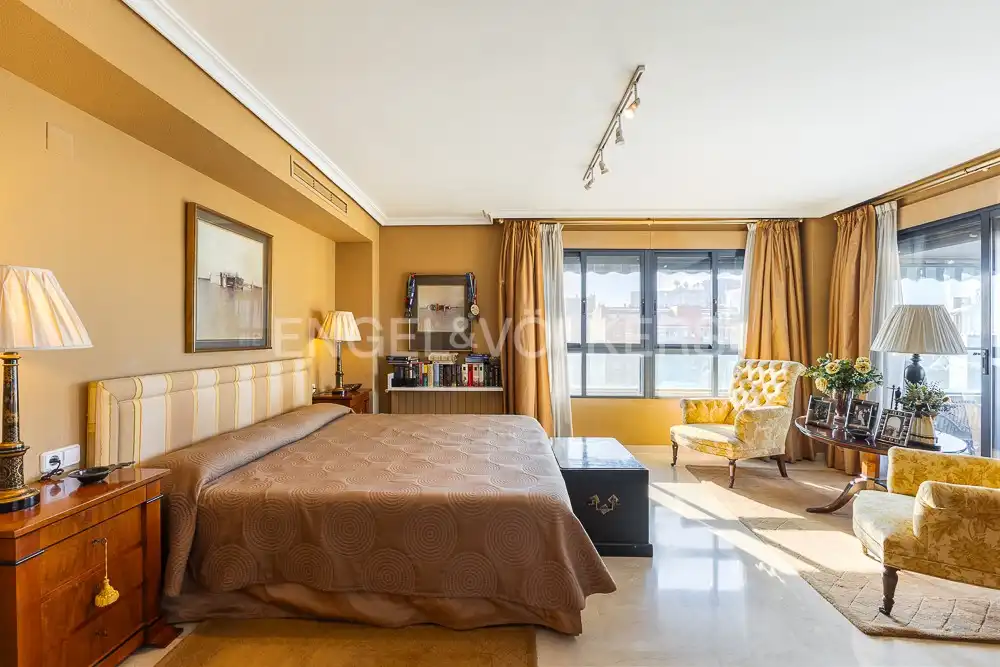 Habitación de Ático de alquiler en Valencia con Aire acondicionado, Calefacción y Terraza