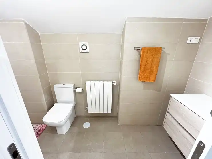 Bany de Pis de lloguer en Madrid amb Calefacció, Parquet i Terrassa