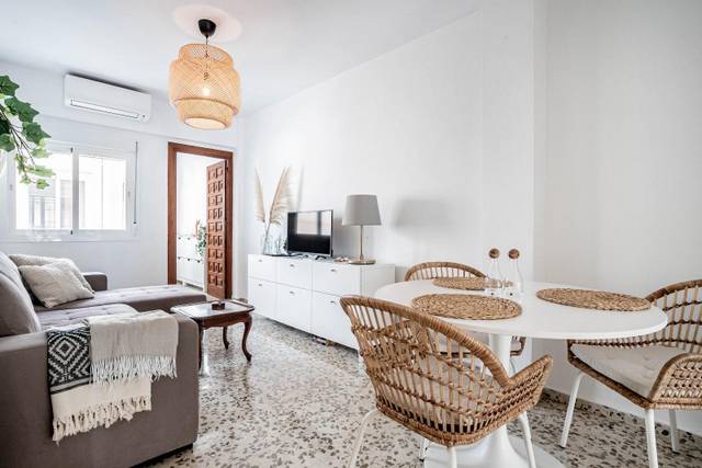 Casa adosada en Alquiler en CASTILLO, 17 en Centro