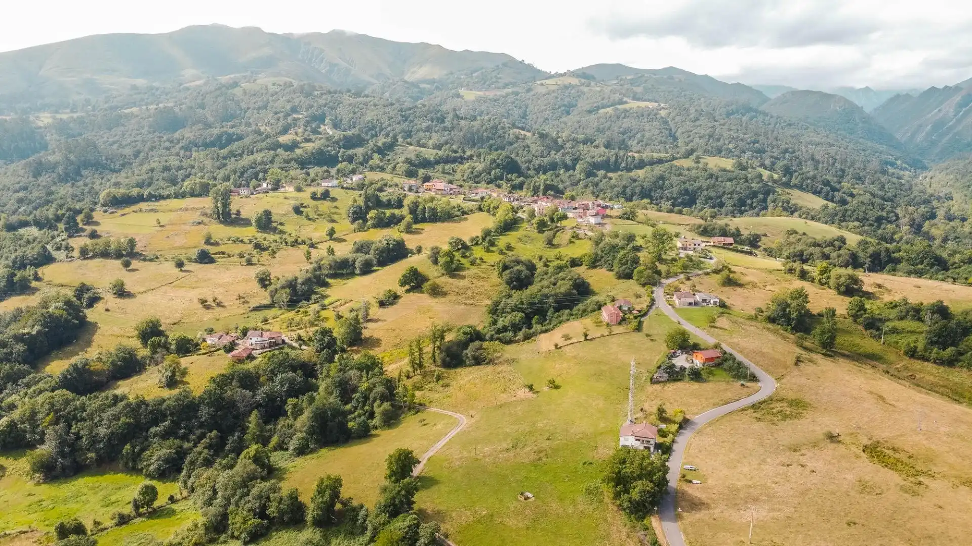 Casa rústica amb jardí en venda a Lugar Villar de Guergu 75, imagen 45
