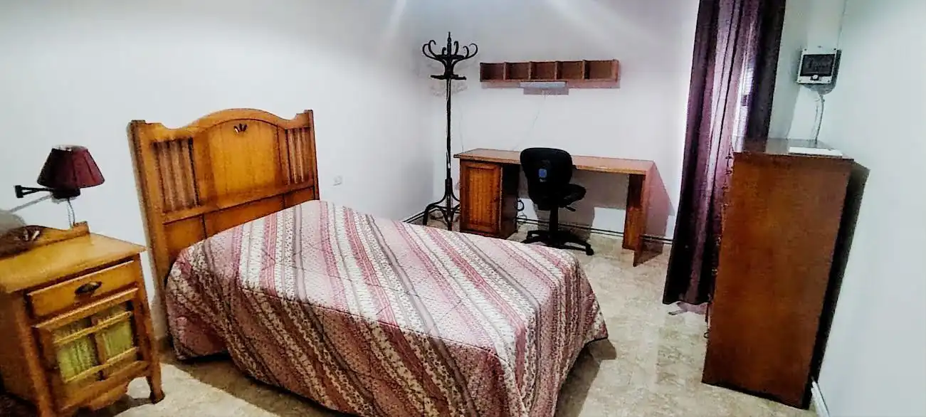 Habitación de Piso de alquiler en Linares con Aire acondicionado, Calefacción y Amueblado
