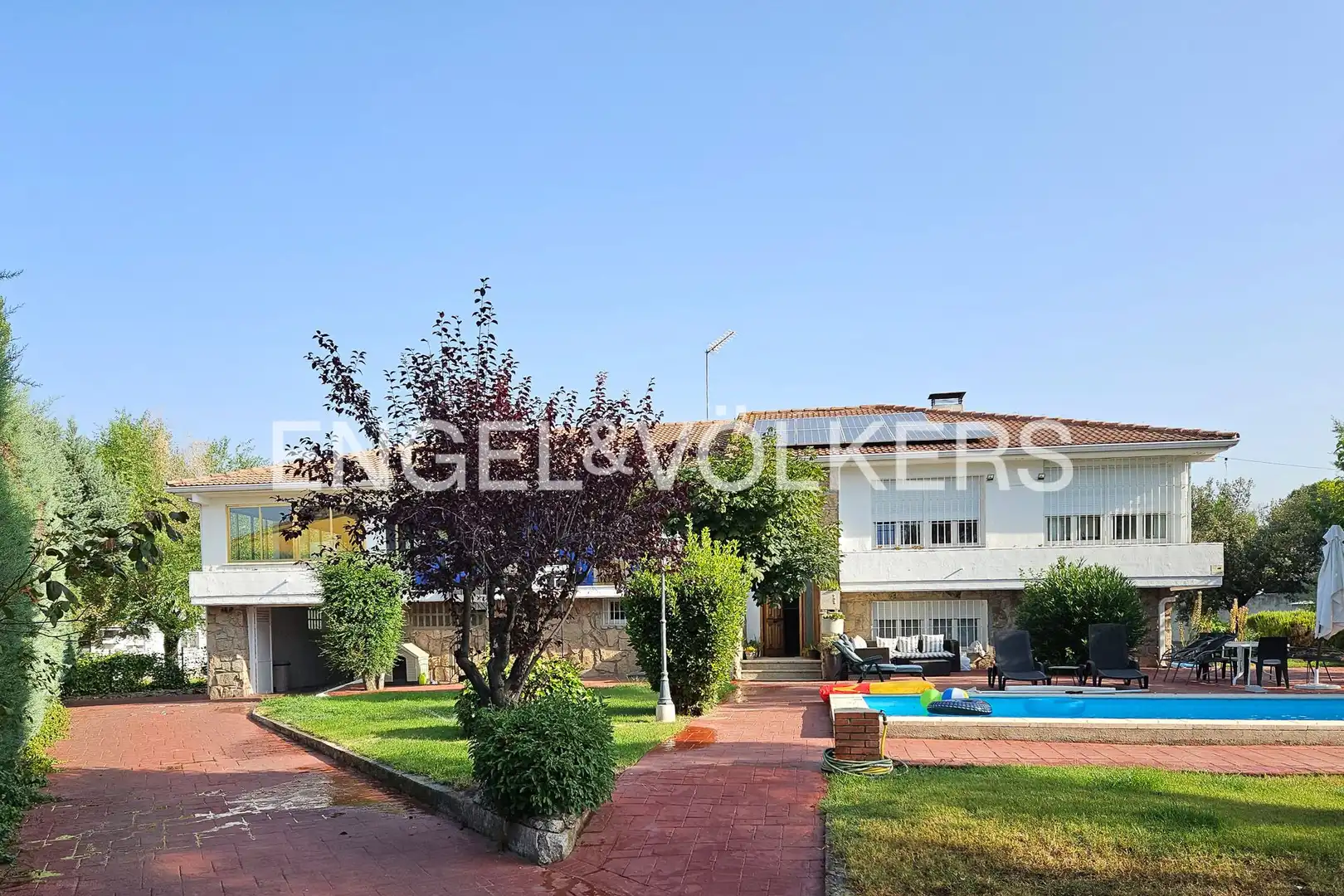 Vista exterior de Casa o xalet en venda en Alpedrete amb Calefacció, Jardí privat i Terrassa