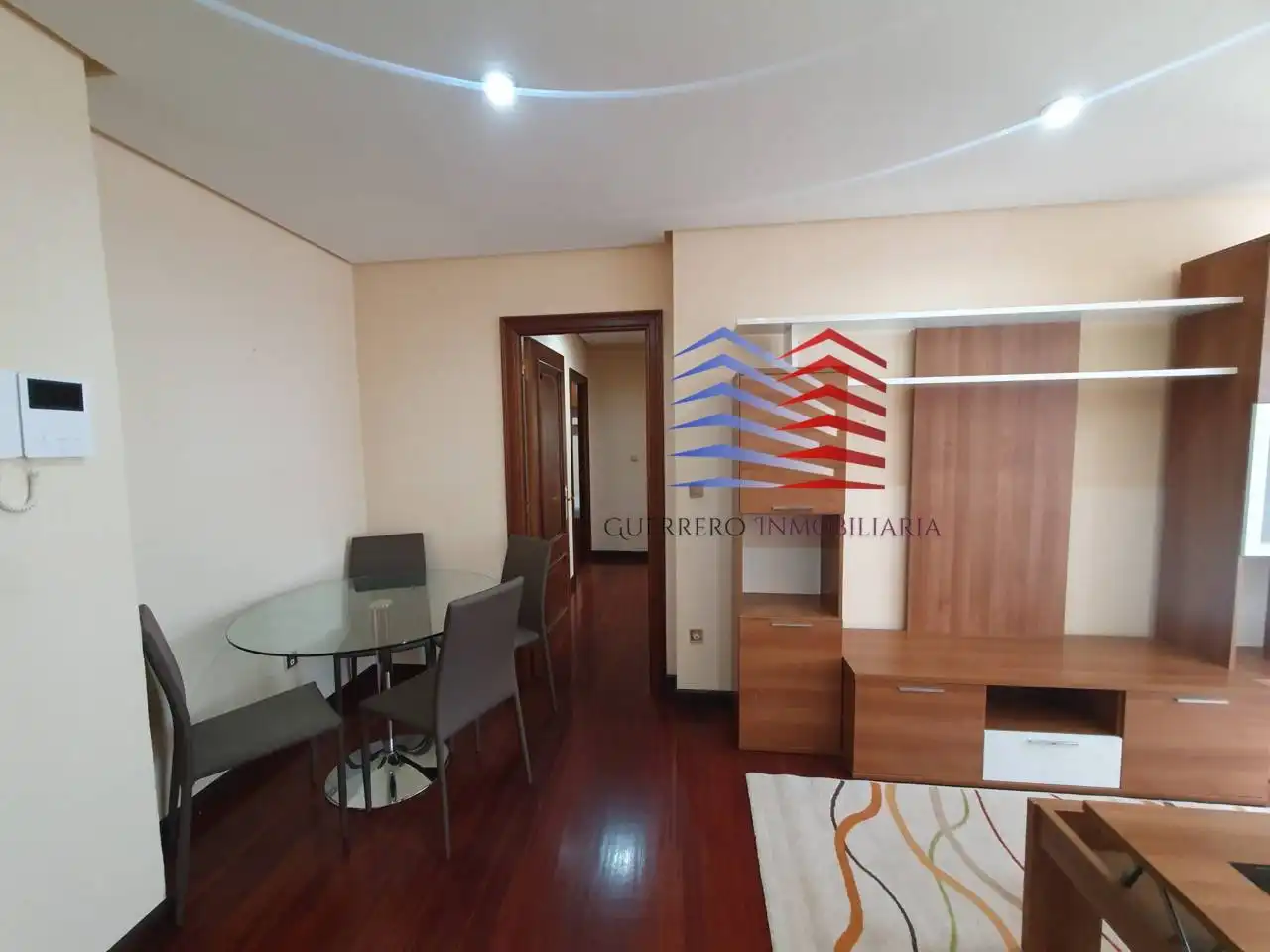 Sala de estar de Apartamento de alquiler en Ourense Capital  con Calefacción, Parquet y Amueblado