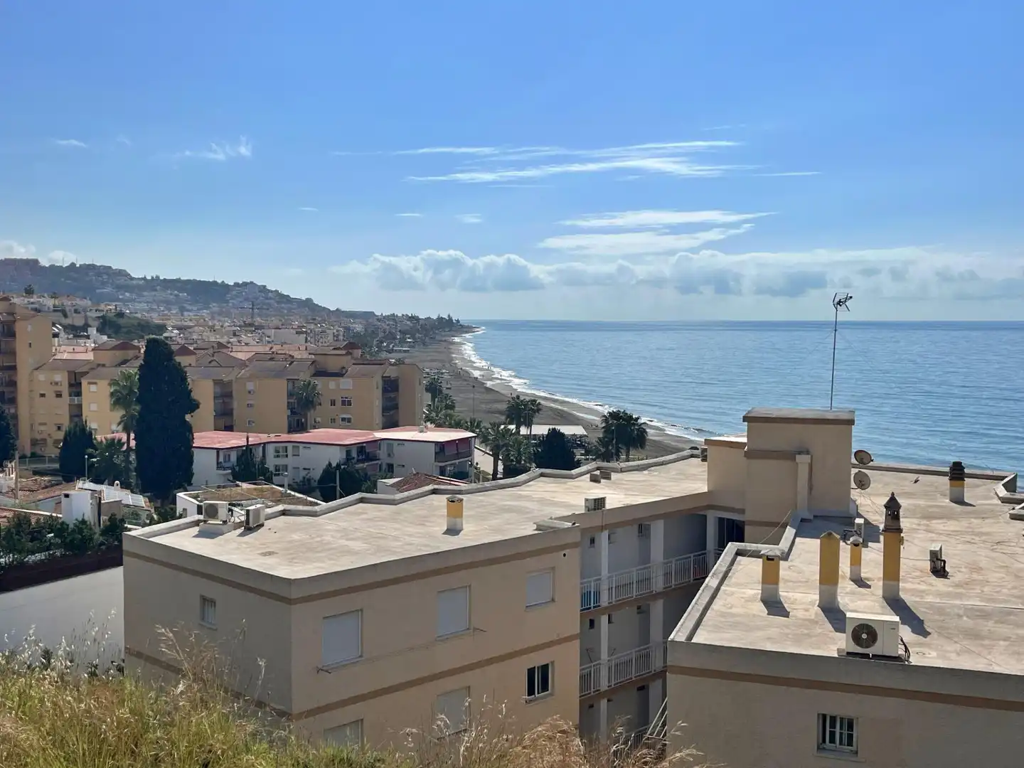 Vista exterior de Pis en venda en Rincón de la Victoria amb Aire condicionat i Terrassa